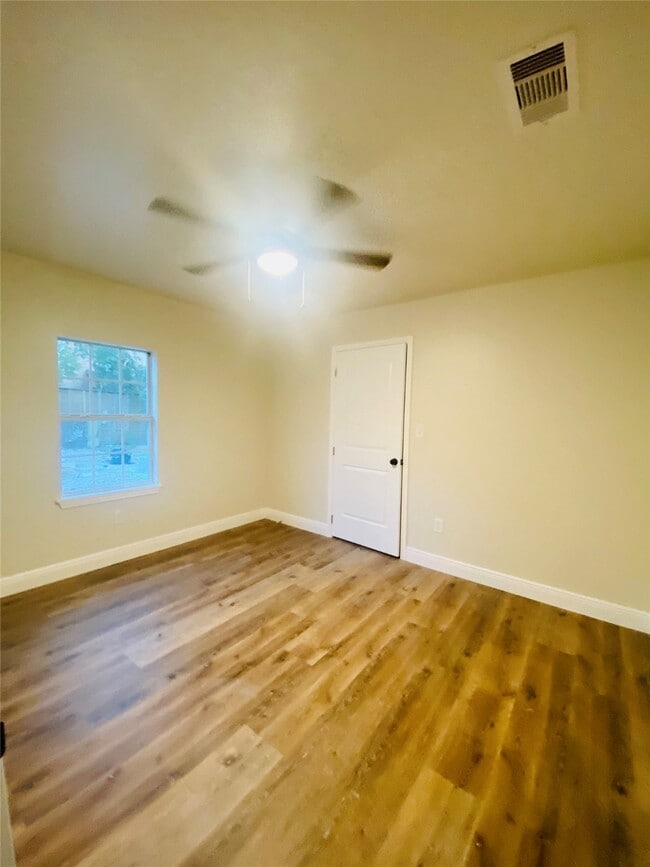 Building Photo - 4604 Dewberry St