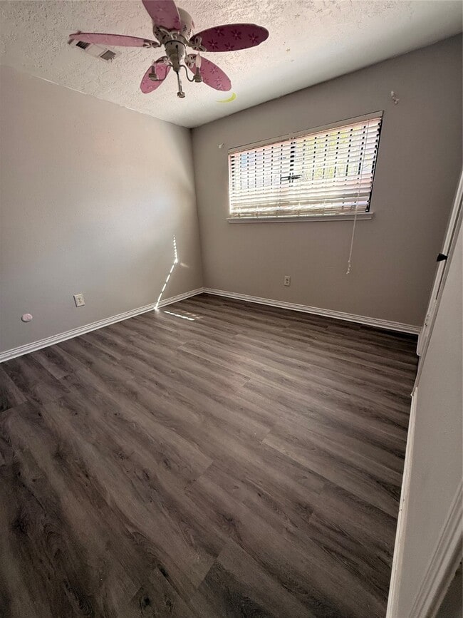 Building Photo - 12335 Huntington Field Dr