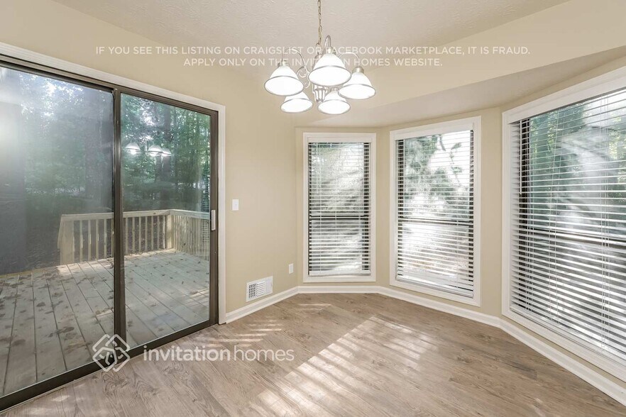 Building Photo - 376 Mill Ridge Way