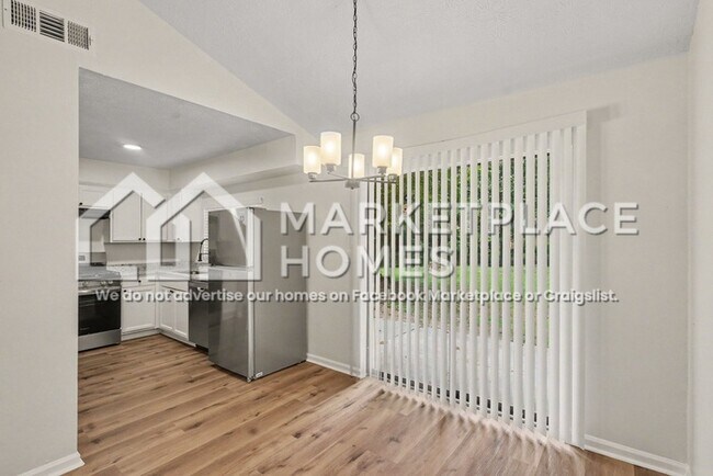 Building Photo - 9011 Homewood Dr