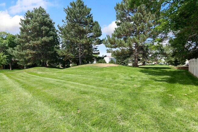 Building Photo - 2630 Davidson Dr