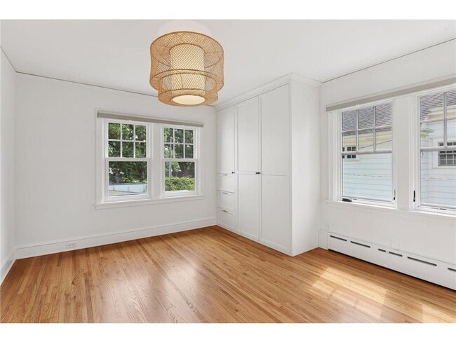 Building Photo - 3933 Zenith Ave S