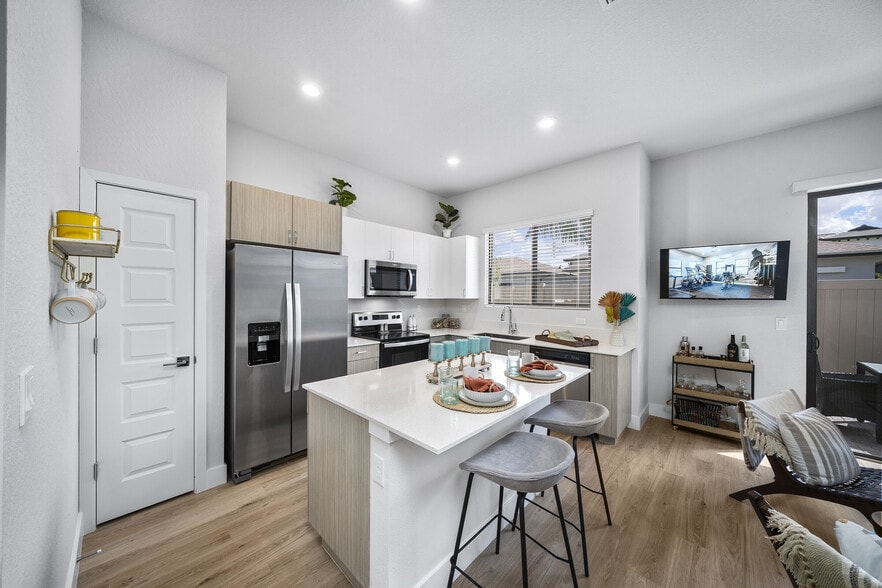 Building Photo - Havens at Central Park | Apartments & Town...