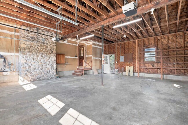 Building Photo - 44 Suncook Valley Rd