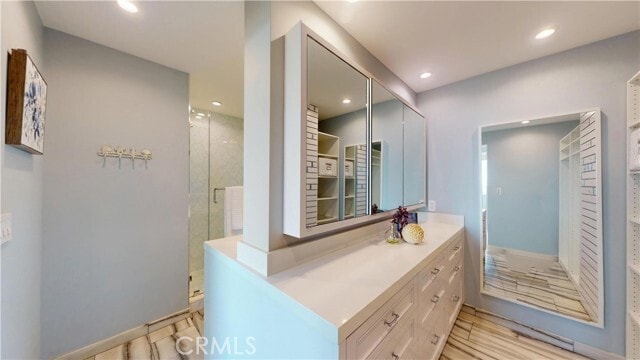 Building Photo - 818 N Doheny Dr