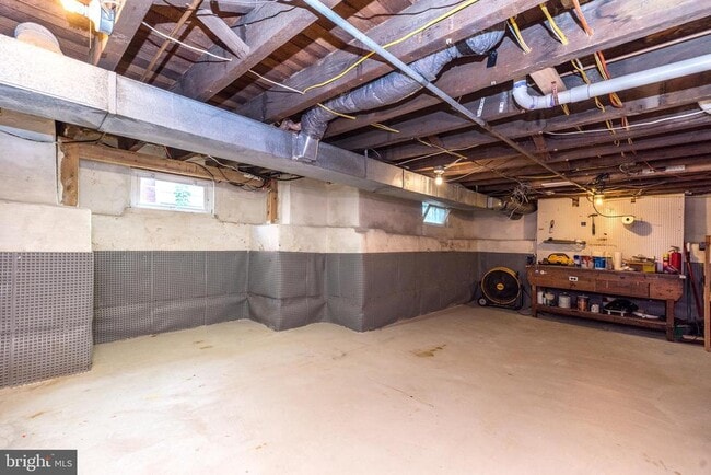 Building Photo - 739 S Matlack St