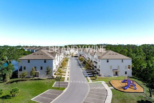 Building Photo - 5637 Mercado Dr