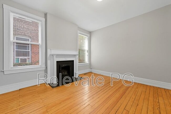 Building Photo - 24 S Davis Ave
