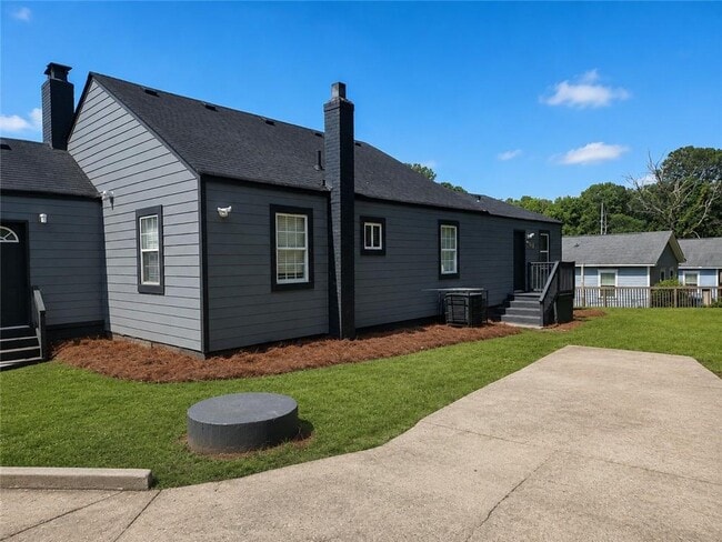 Building Photo - 3051 Delmar Ln NW