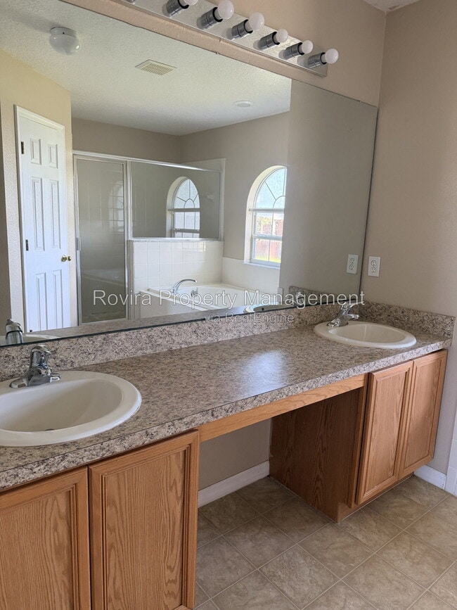 Building Photo - 2225 Rio Grande Canyon Loop