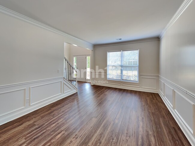 Building Photo - 7014 Roselake Cir