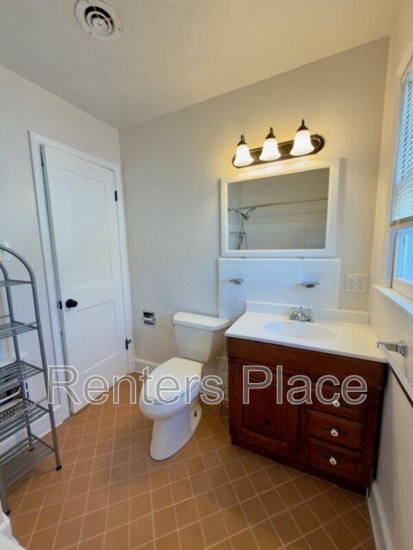 Building Photo - 431 S 109th E Ave