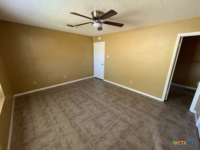 Building Photo - 4403 Jana Dr