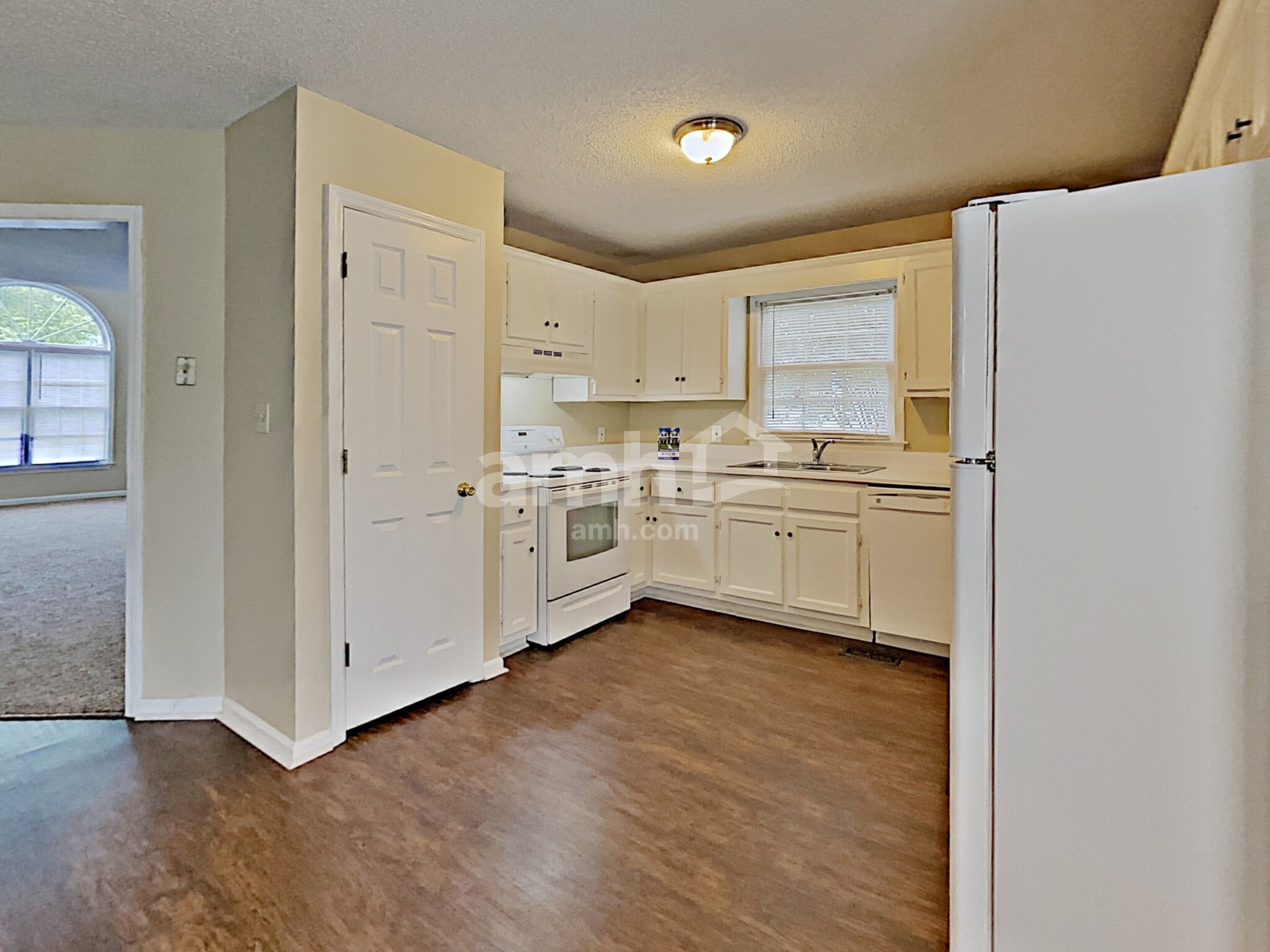 Building Photo - 1300 Summit Point Ln