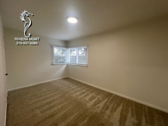 Building Photo - 3 BEd 1.75 Bath House in South Redondo Beach.