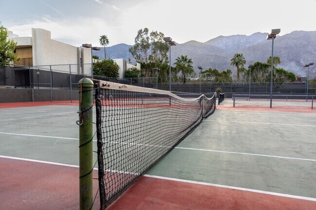 Building Photo - 1400 E Palm Canyon Dr