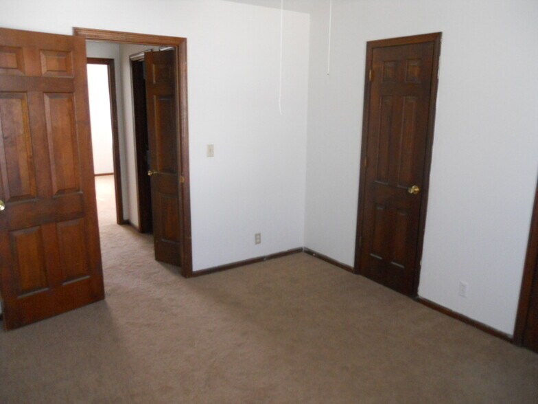 Building Photo - 2711 Ridge Ct