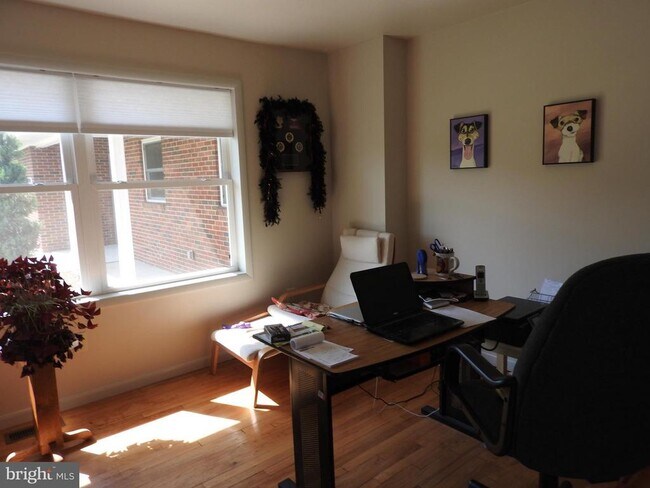 Building Photo - 2711 Bel Pre Rd