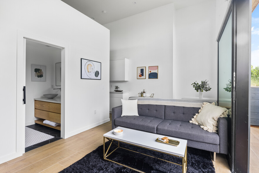 Room Shot - 144 S Wilton Pl