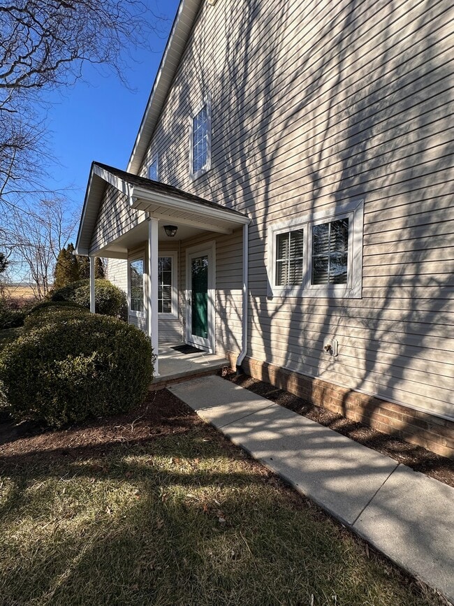Sidewalk leading to front door - 2231 Whitney Ct