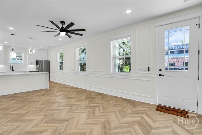 Building Photo - 773 E Duffy St