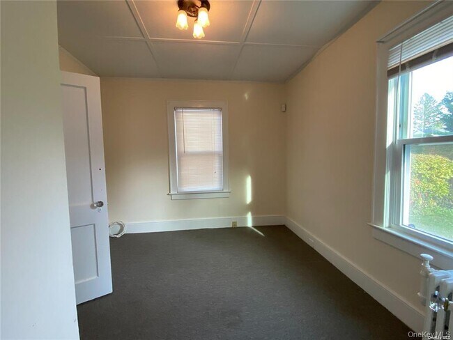 Building Photo - 46 Sterling Ct