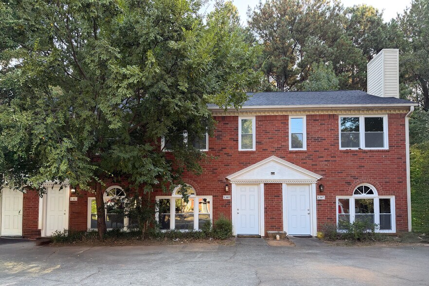 Building Photo - 1307 Sweet Pine Dr