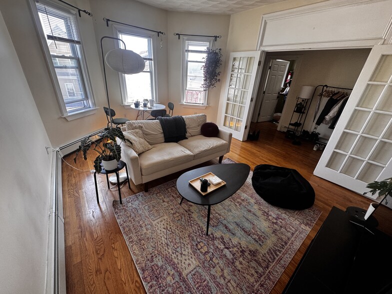 Primary Photo - 40 Litchfield St