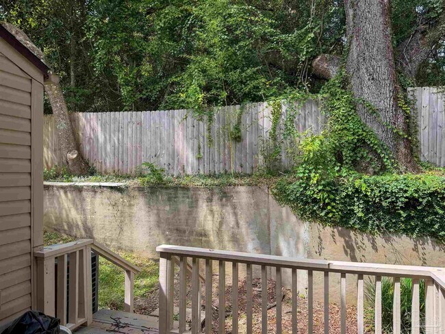 Building Photo - 4221 Brookside Dr