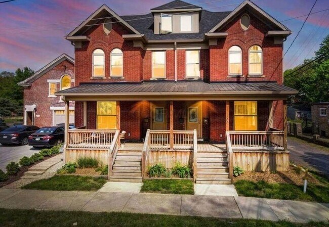 Building Photo - 298 Wilson Ave
