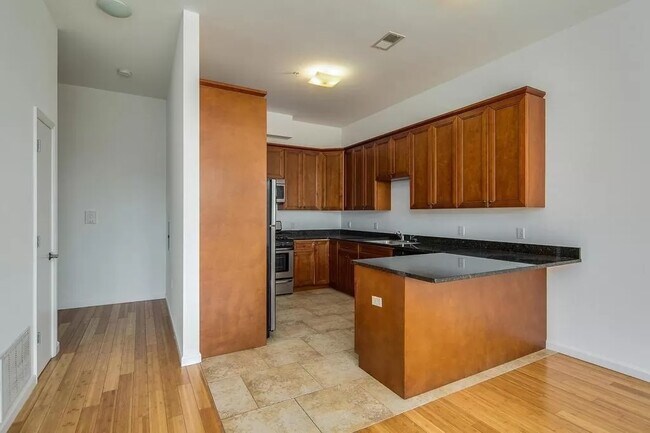 Primary Photo - 122 E 55th St