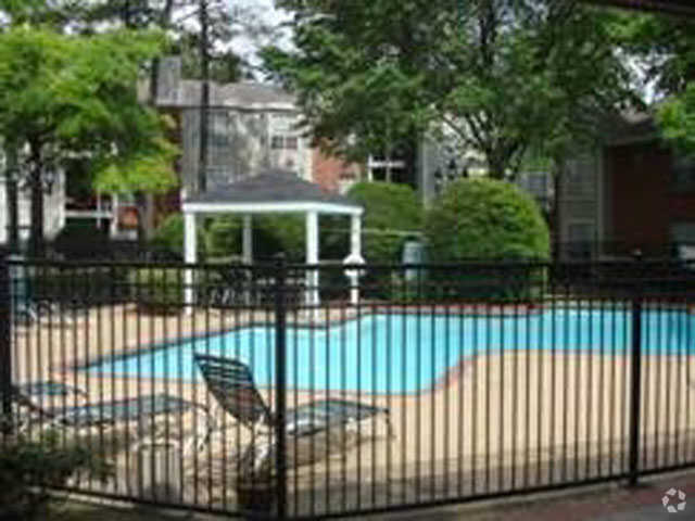 Pool - Rockridge Commons