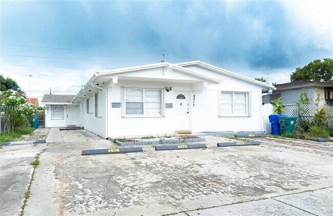 Building Photo - 4876 NW 4th Terrace