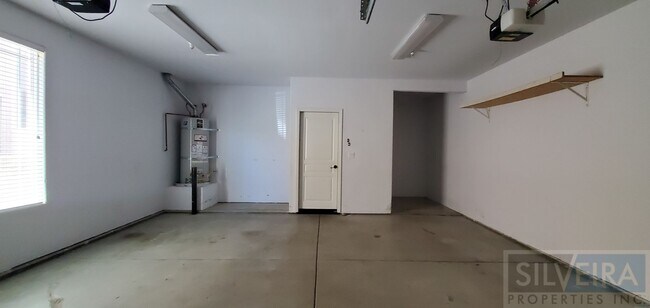 Building Photo - 1715 Bilbao Dr