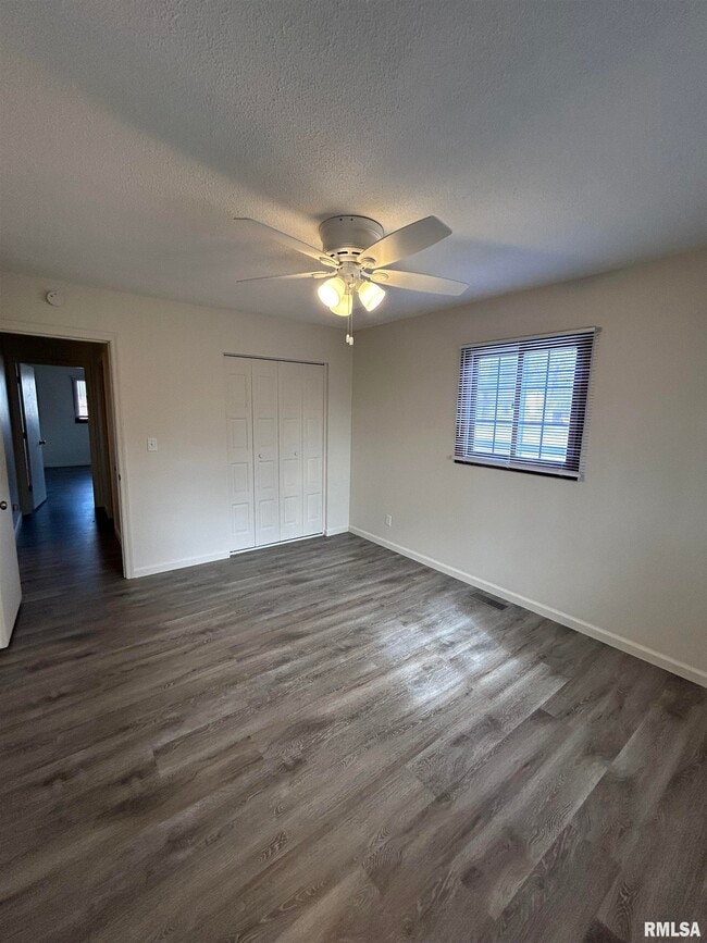 Building Photo - 2 Sundowner Ln