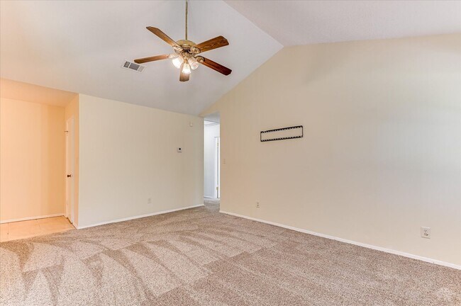 Building Photo - 4532 Hillside Dr