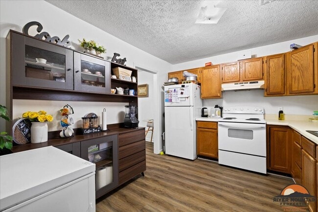 Building Photo - Two-Story Duplex in Excellent Blacksburg Location