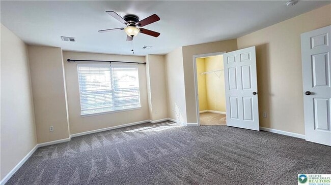 Building Photo - 705 Blue Heron Dr