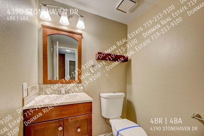 Building Photo - 4390 Stonehaven Dr