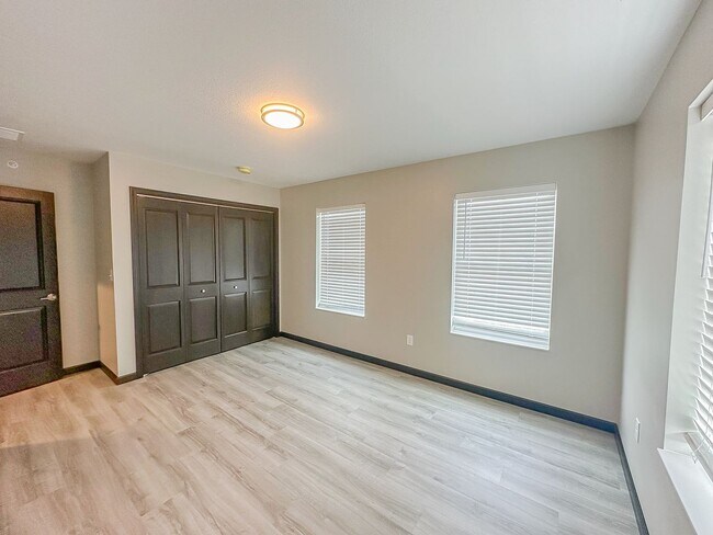 Building Photo - Beautiful 2 Bed, 2 Bath PREMIUM Apartment in PRIME location!  Furnished & Unfurnished Options Ava...