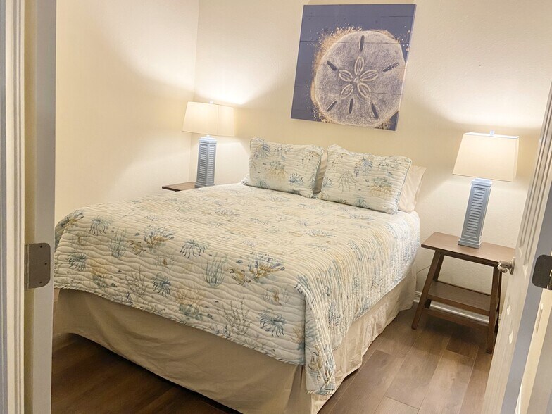 Building Photo - 13671 Julias Way