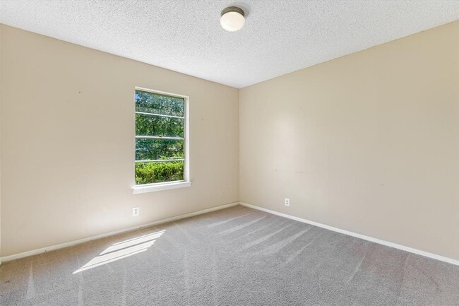 Building Photo - 1404 Massengale St
