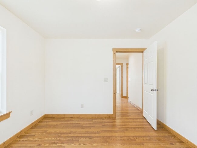 Building Photo - 1124 Thiele Ln