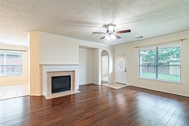 Building Photo - 17911 Serene Shore Dr