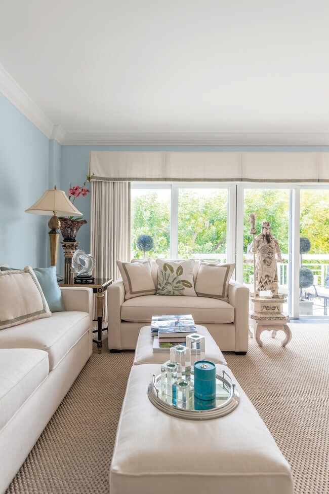 Building Photo - 250 Bradley Pl