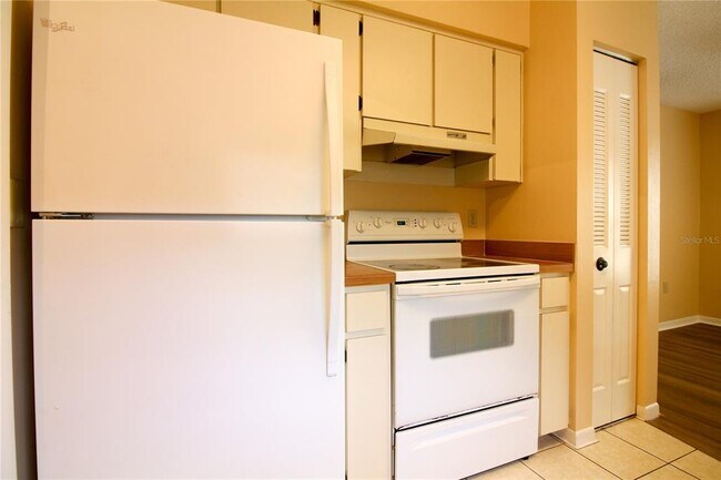Building Photo - 754 Zella Ln