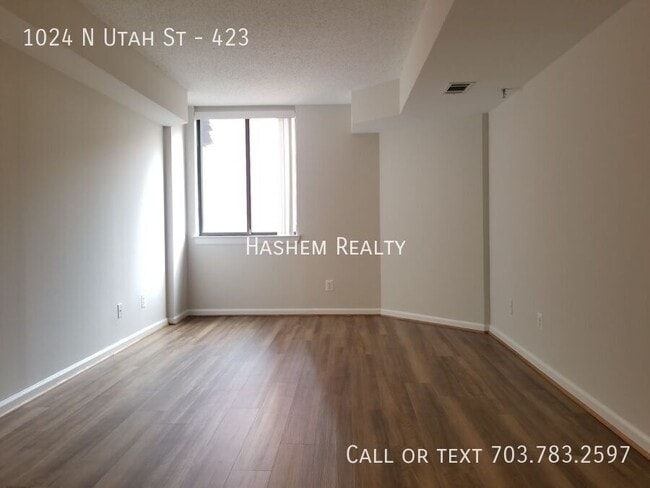 Building Photo - 1024 N Utah St