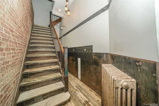 Building Photo - 363 3rd Ave