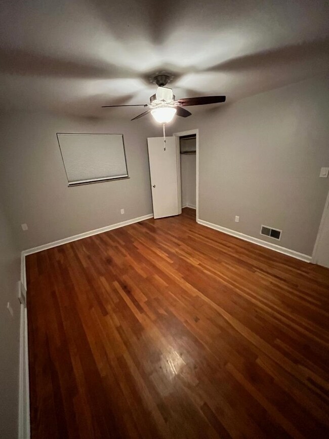 Master Bedroom - 6422 Fairhurst Ave