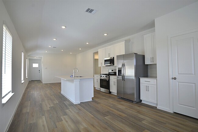 Building Photo - 4009 Bronco Sta Ln